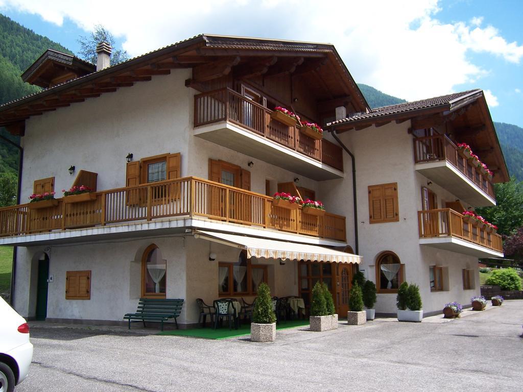 Alpen Hotel Rabbi Dış mekan fotoğraf