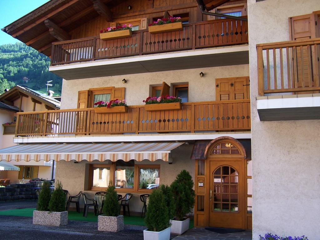 Alpen Hotel Rabbi Dış mekan fotoğraf